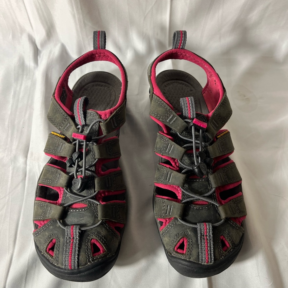 Keen Clearwater CNX Grey & Pink Sandals 6.5 - Picture 2 of 12